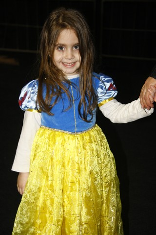 Snow White On Ice