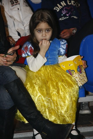  Snow White On Ice
