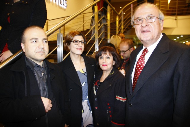 Avant Premiere of Stable Unstable
