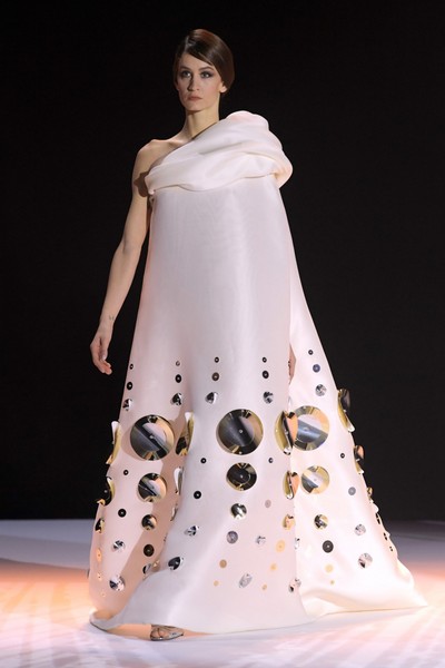 Stephane Rolland Spring 2018 Couture at PFW