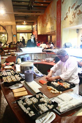 Sushi Night at Wok Wok 
