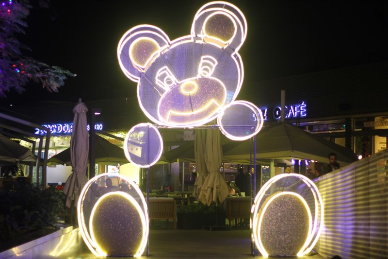 Christmas decoration by Classy Solutions at Zaitunay Bay