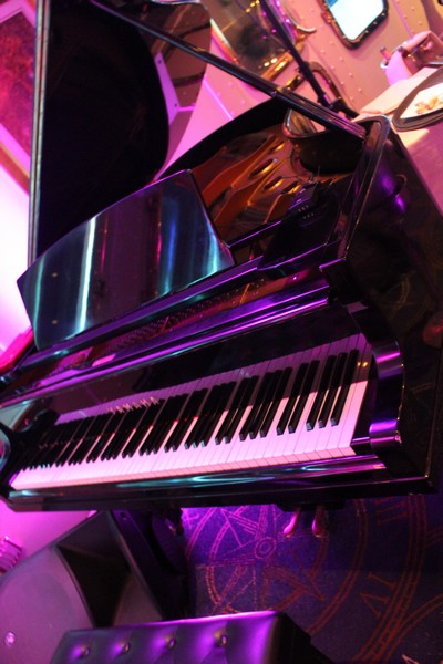 Titanic piano bar on Friday Night 