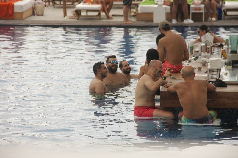 Sunday at Veer