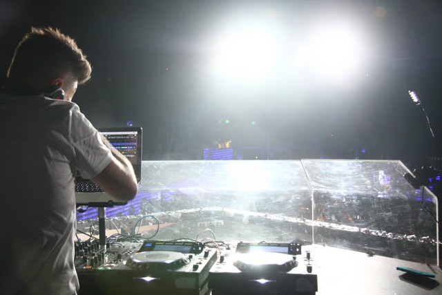 Hollaphonic at White Beirut