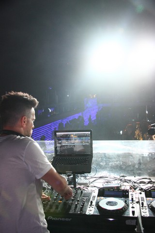 Hollaphonic at White Beirut