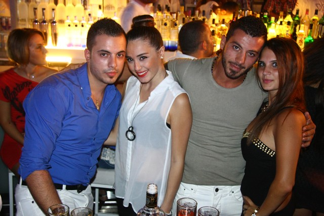 Hollaphonic at White Beirut