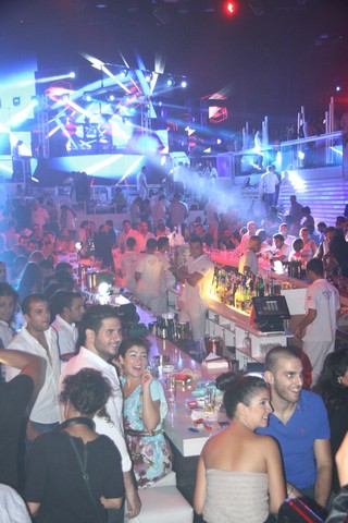 Hollaphonic at White Beirut