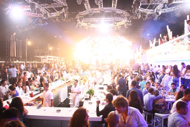 Hollaphonic at White Beirut