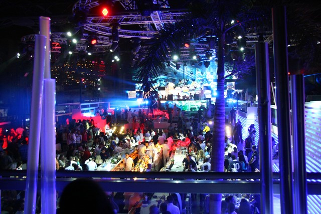 Hollaphonic at White Beirut