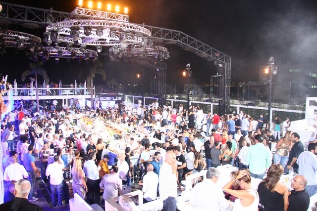 Hollaphonic at White Beirut