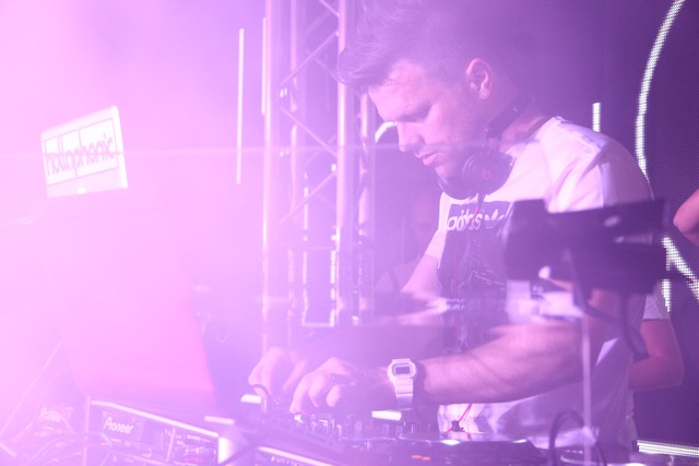 Hollaphonic at White Beirut