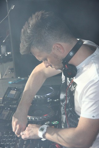 Hollaphonic at White Beirut