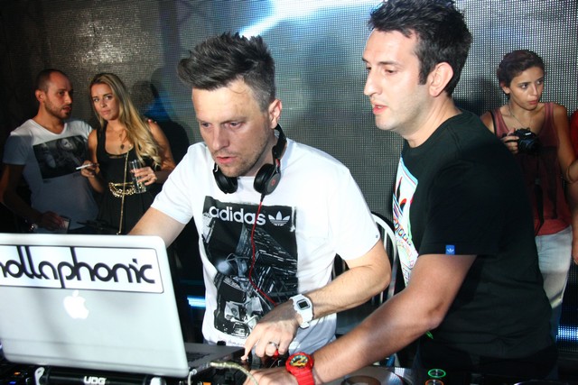 Hollaphonic at White Beirut
