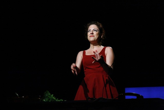 Znoud El Sitt at Theatre Monot