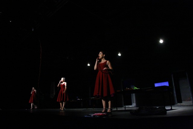Znoud El Sitt at Theatre Monot
