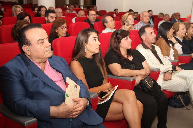 Malak Al Intizar a poetry night by Desiree Saccal