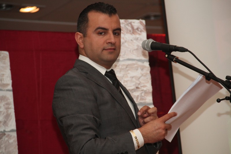 Malak Al Intizar a poetry night by Desiree Saccal