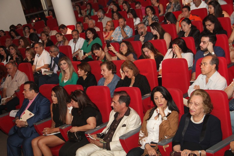 Malak Al Intizar a poetry night by Desiree Saccal