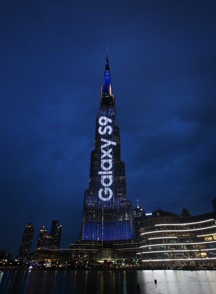 Samsung Defies Limits of Out of Home OOH Advertising