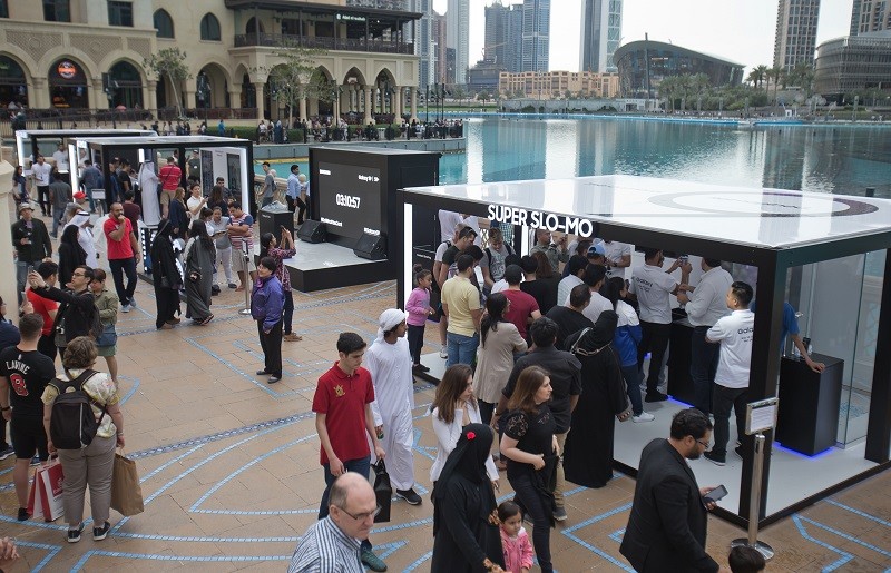 Samsung Defies Limits of Out of Home OOH Advertising