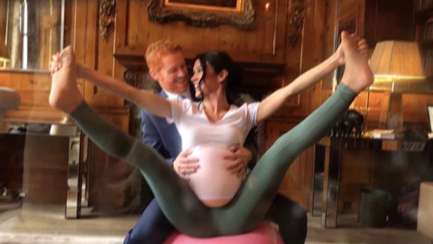 'Meghan Markle and Prince Harry' try daring yoga positions in bizarre photo shoot
