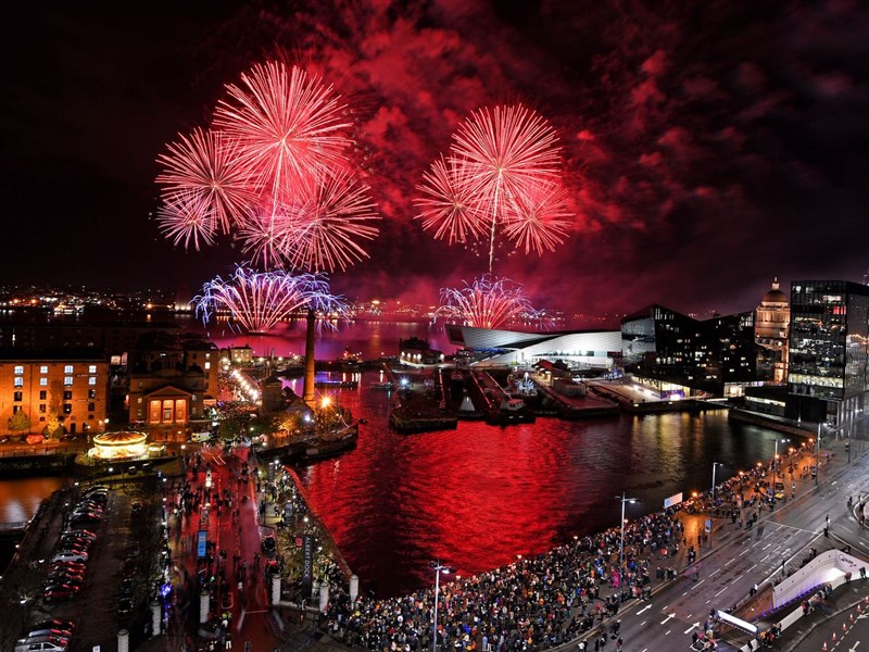 In Video: Terrified Crowds Run As Fireworks Fall On 'Hundreds' Of People At Illegal Display