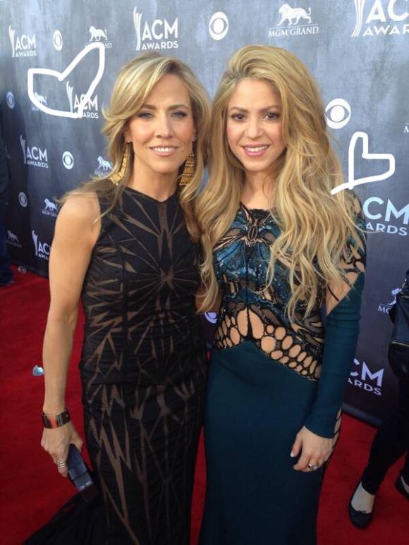 Shakira Sizzles In Sexy Gown At The ACM Awards