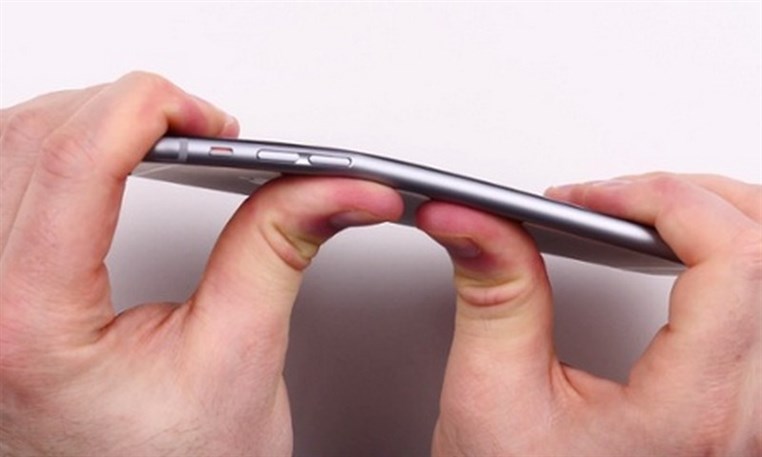 iPhone 6 and 6 Plus can bend in pockets users complain