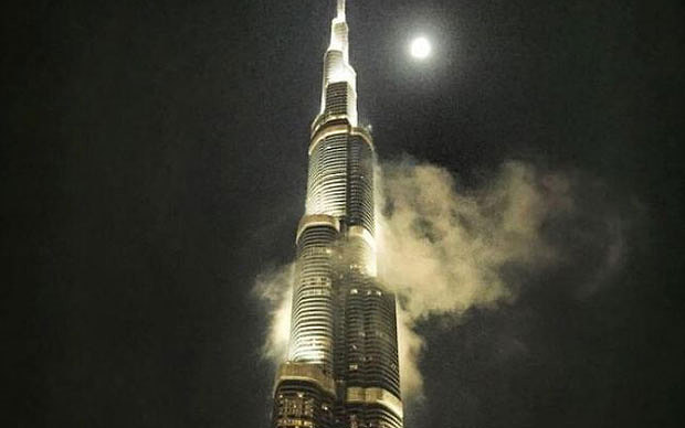 Fog, clouds, condensation... around Burj Khalifa