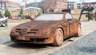 Chinese Artist Creates Mercedes-Benz SLK Out of Bricks