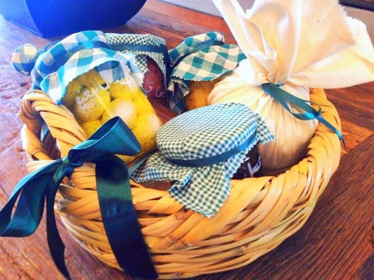 Eid el Fitr Basket by the House of Mouneh to support Refugees and Lebanese women. 