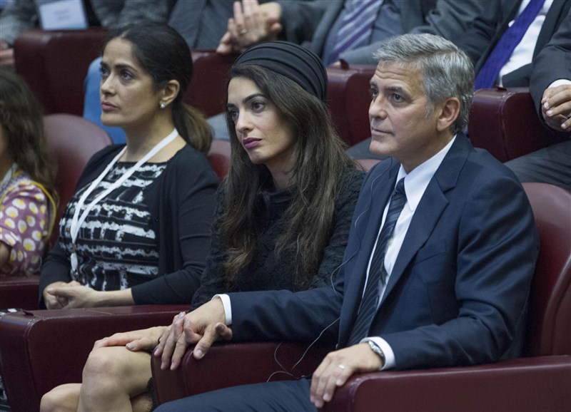 Pope Francis gives awards to Richard Gere, George Clooney and Salma Hayek