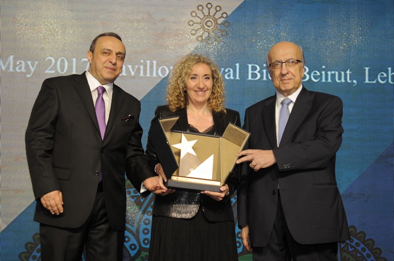 AL-MAWARID Bank receives the Best Credit Card Services Award from The World Union of Arab Bankers 
