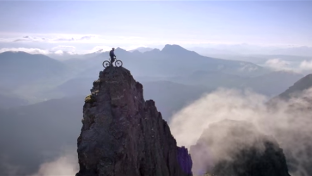 Dont Watch This Guys Terrifying Bike Ride If Youre Scared Of Heights 