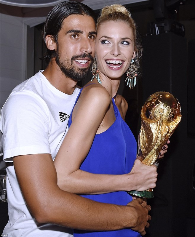 Germanys WAGs celebrate in style