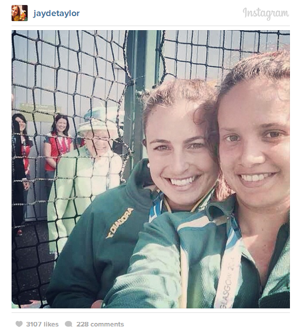 Queen Elizabeth Photobombs A Selfie Is Infinitely Cooler Than Everyone