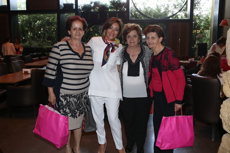 Jesus & Mary School’s Parents Association Holds its Annual Spring Brunch in Mandaloun Café