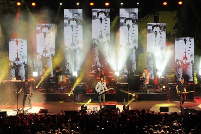 Lead Singer of Snow Patrol Dedicates the Song He Usually Dedicates for His Father to Lebanon!