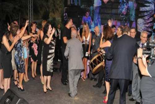  تكريم فارس كرم في مهرجان الحازمية!!