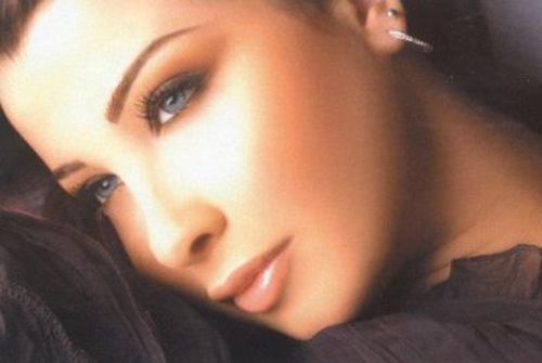 نانسي عجرم ترفض التعليق على طلاق هيفاء وهبي 