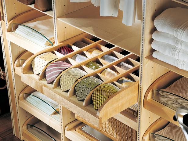 Exceptional Walk In Closets To Accentuate Your Fashion Collections