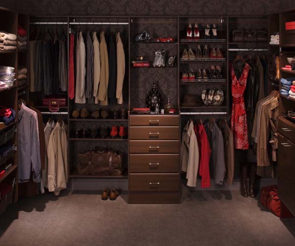 Exceptional Walk In Closets To Accentuate Your Fashion Collections