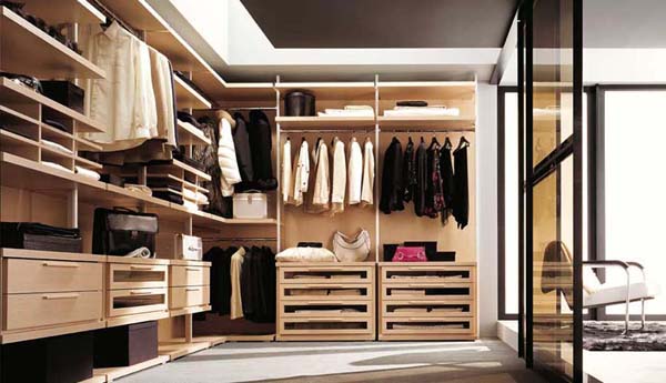 Exceptional Walk In Closets To Accentuate Your Fashion Collections