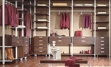 Exceptional Walk In Closets To Accentuate Your Fashion Collections