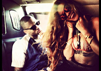 Rihanna Celebrated her Birthday with Chris Brown in Hawaii