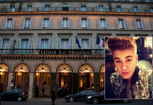 Justin Bieber was forced to leave a luxurious hotel in Paris.