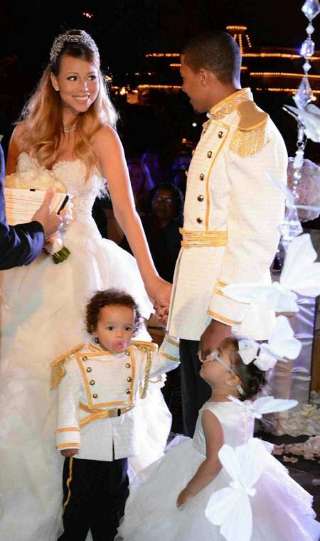 Mariah Carey plays Cinderella in her wedding rerun