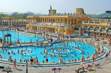 thermal baths in budapest hungary