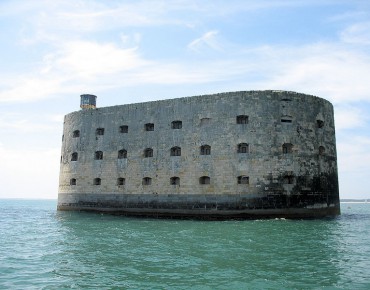 Fort Boyard : Un candidat oublié dans la cellule d’une épreuve retrouvé 7 ans plus tard 